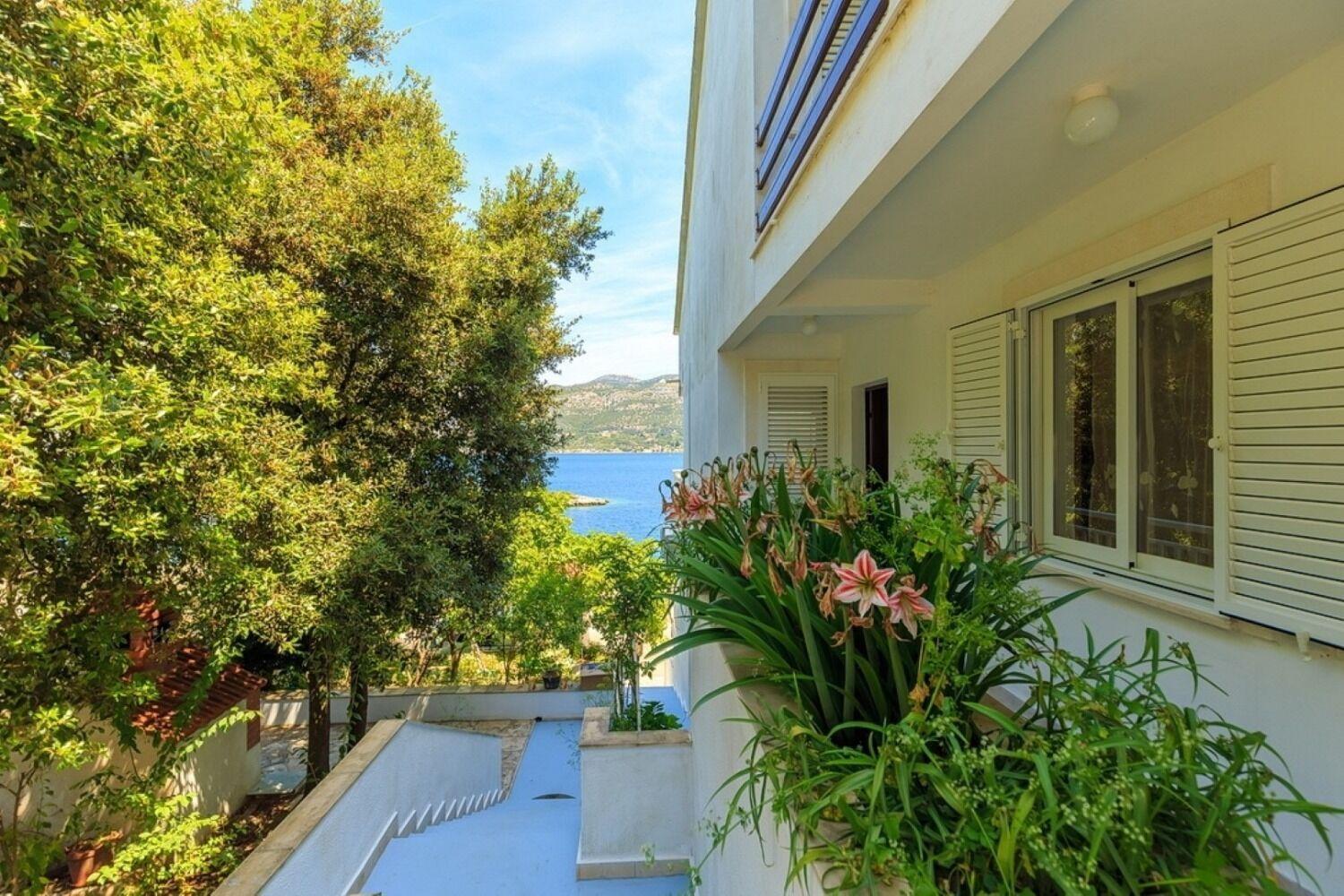 Apartments Mari Zrnovo Luaran gambar