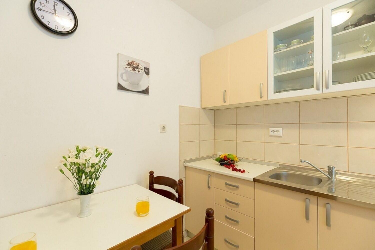 Apartments Mari Zrnovo Luaran gambar